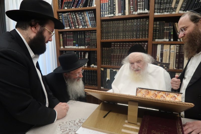 באדיבות נמצלם