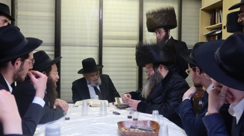 באדיבות המצלם