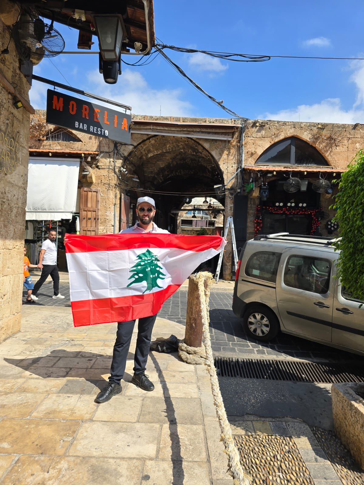 באדיבות המצלם