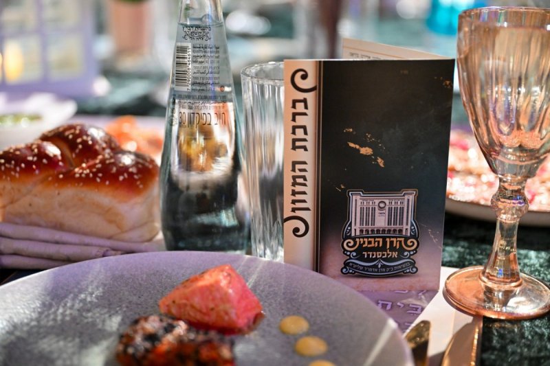 באדיבות המצלם