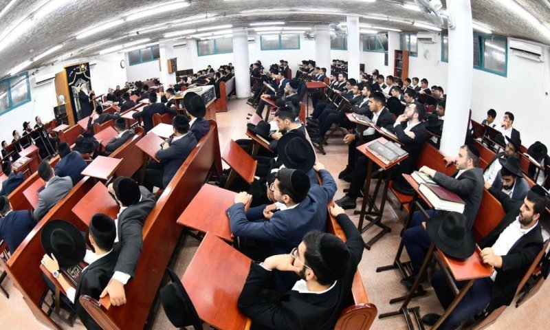 שבת חופשית: בחורי ישיבות חוזרים הביתה תחת חשש מגל מעצרים