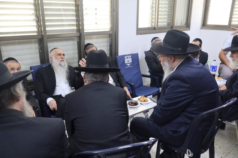באדיבות המצלם