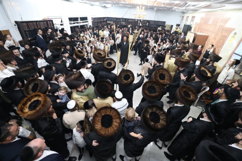 באדיבות המצלם