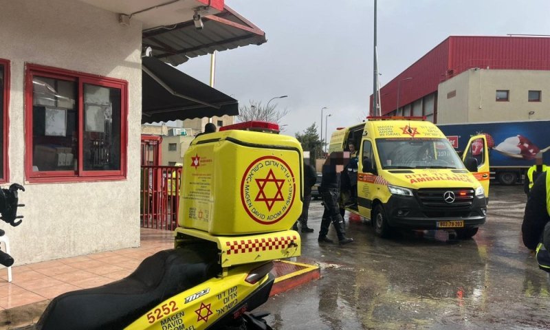 אירוע דריסה בירושלים: נהג פגע בשוטר ונמלט רגלית