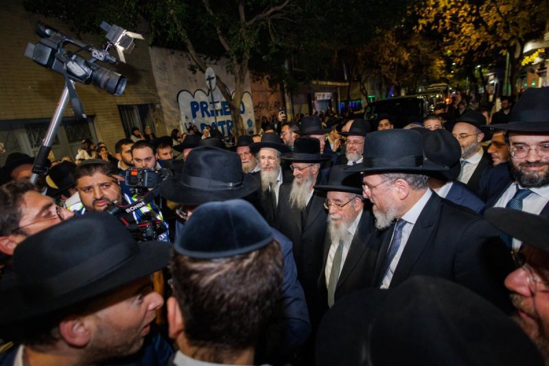 דניאל נפוסי ומאיר זלזניק