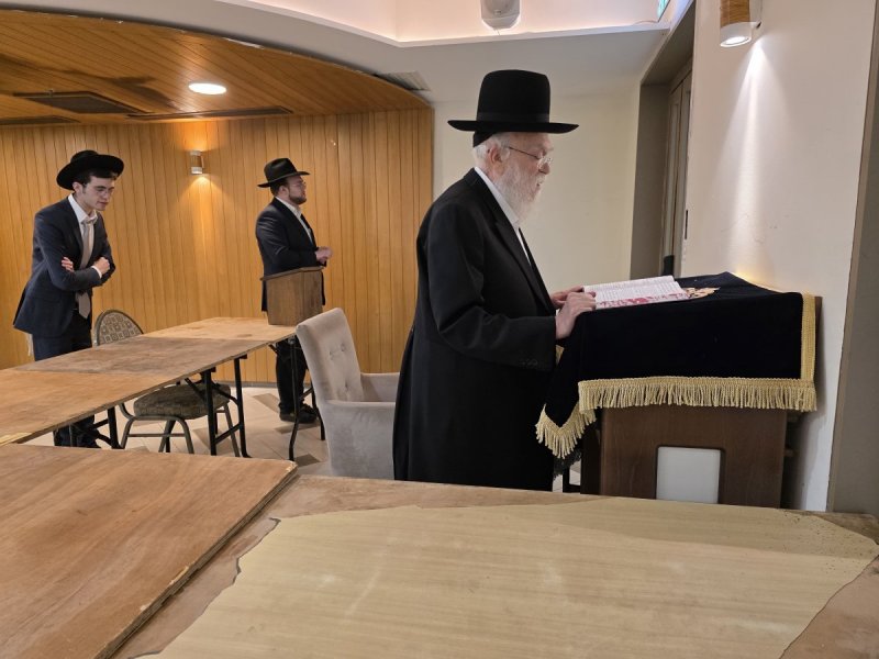 באדיבות המצלם