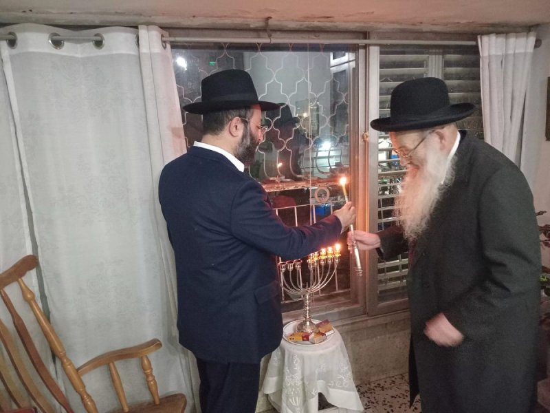 באדיבות המצלם