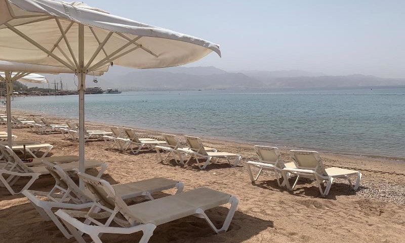 חופשה שהפכה לסיוט: כך עקץ הנוכל הסדרתי אלפי שקלים ממשפחות