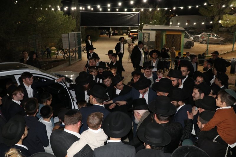 באדיבות המצלם