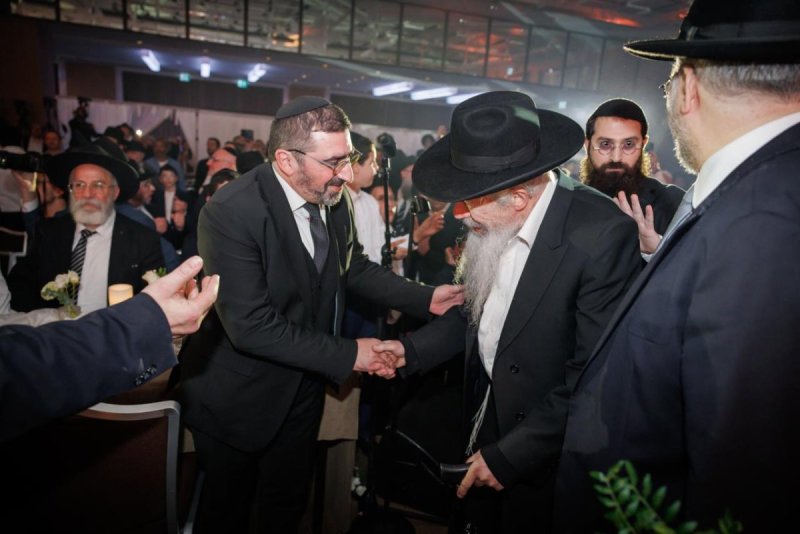 דניאל נפוסי ומאיר זלזניק