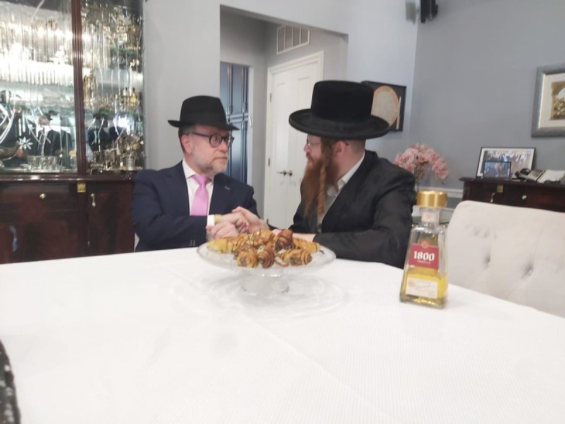 באדיבות המצלם