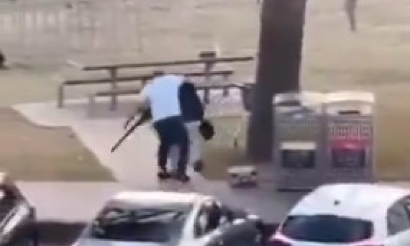 נורה פעמיים והסתער: המוסלמי שנטרל את המחבל בסידני