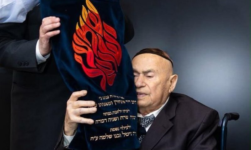 ימים ספורים אחרי שהכניס ספר התורה: הישיש מבורו פארק נפטר בגיל 100