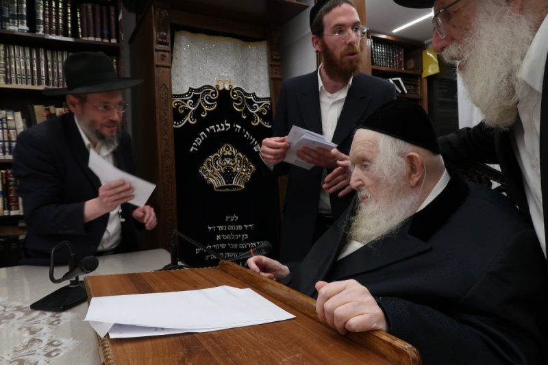 באדיבות המצלם