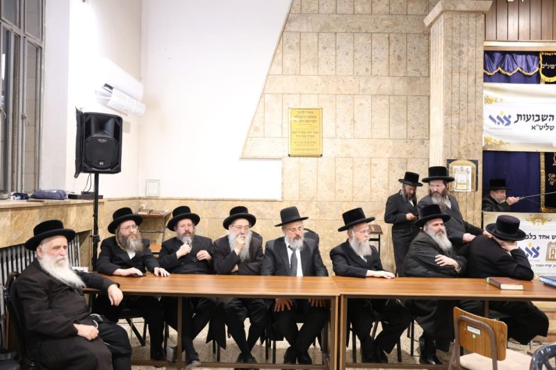באדיבות המצלם