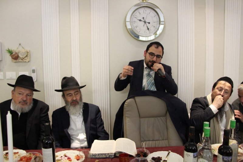 באדיבות המצלם