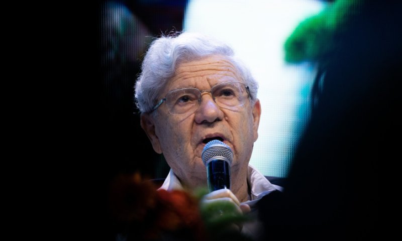 ההכרזה הדרמטית של אהרון ברק: ישראל לא מדינה דמוקרטית-ליברלית