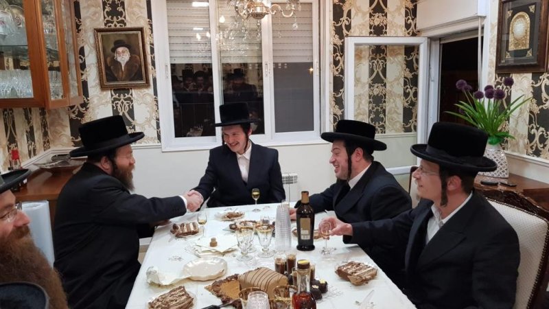 באדיבות המצלם