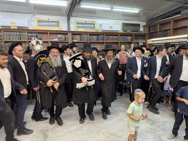 באדיבות המצלם