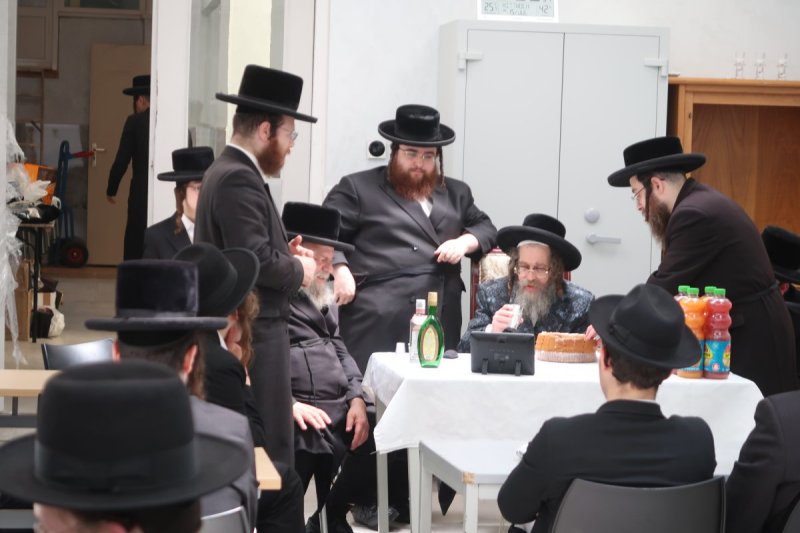 משה קאהן ומ.א. נוימן