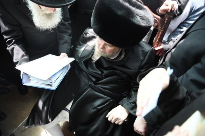 אנשיל בעק וא.מ.ש