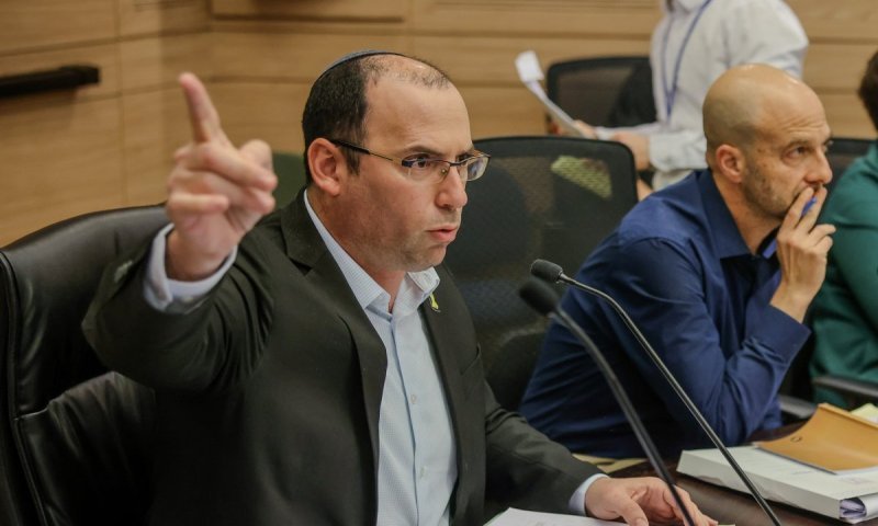 בלאגן במפלגה: בציונות הדתית תוקפים את סולומון 