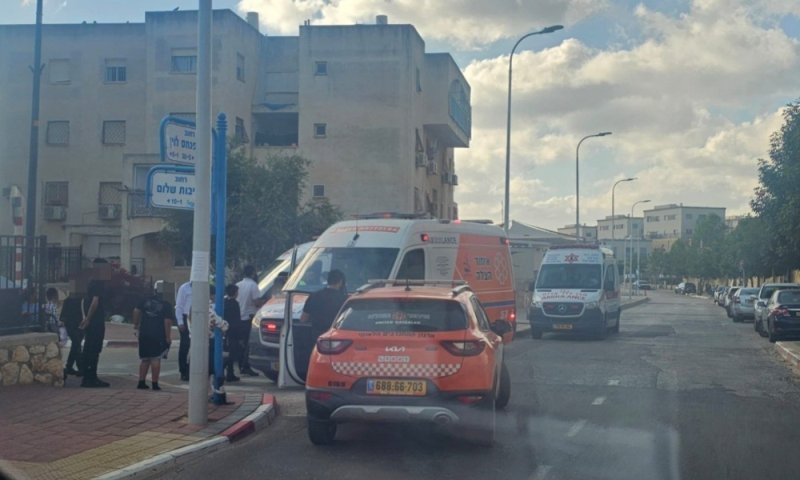 שתי תאונות: ילד בן 7 נפגע מרכב, נער נפצע בהתנגשות עם אוטובוס