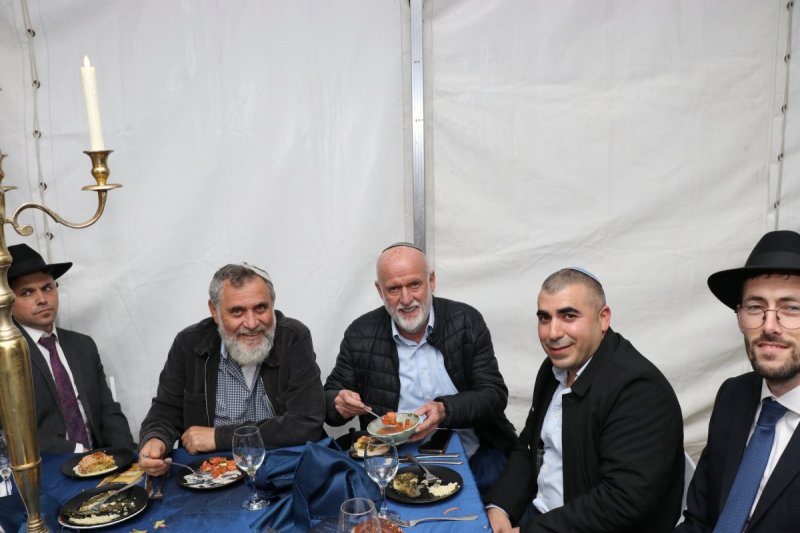 באדיבות המצלם