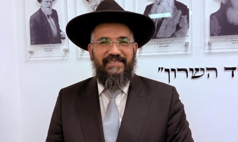 יש רב להוד השרון: הגאון רבי ארז אלחרר נבחר ברוב קולות
