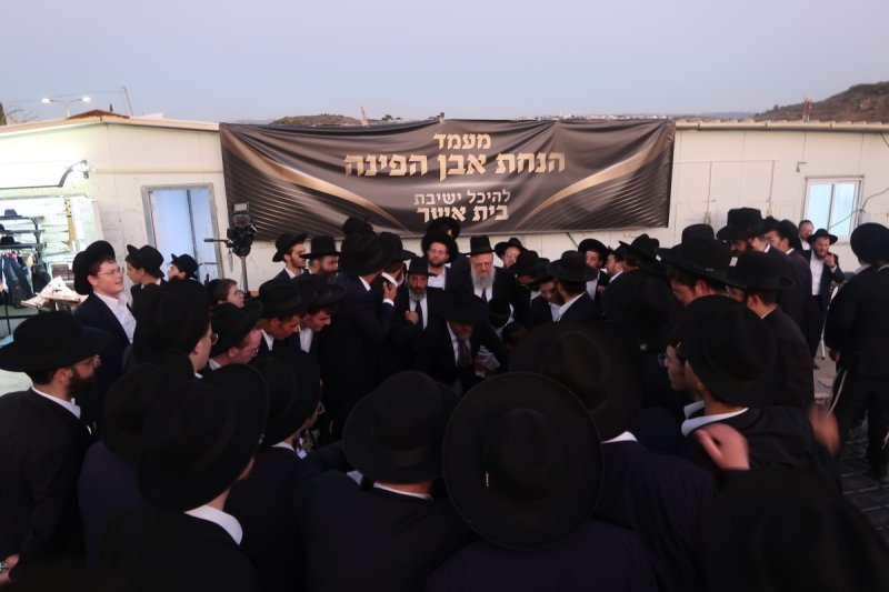 באדיבות המצלם