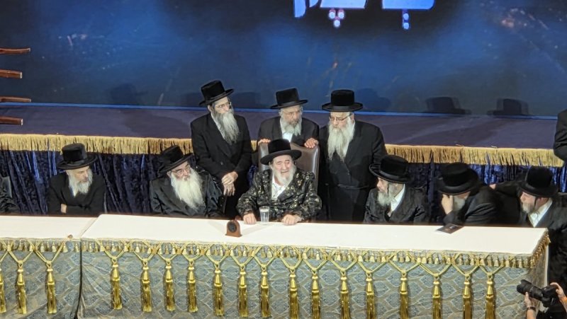 באדיבות המצלם