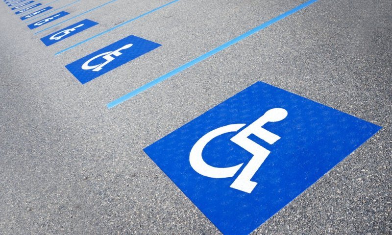 חוסר רגישות? זו העיר שמובילה בדוחות על חניה בחניות נכים