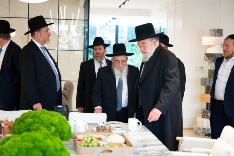 דניאל נפוסי ומאיר זלזניק
