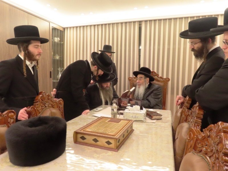 באדיבות המצלם