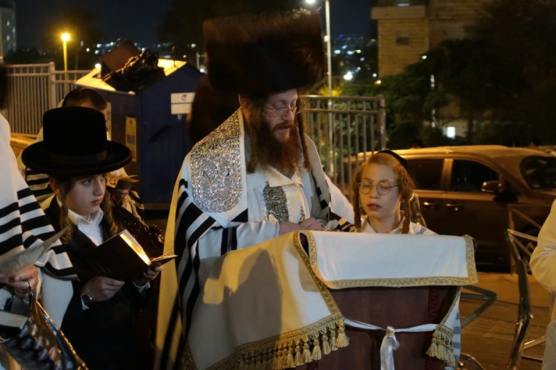 באדיבות המצלם