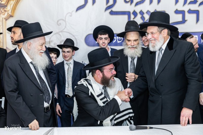 מענדי קורנט