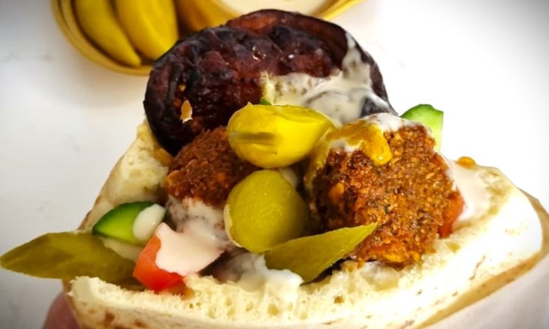 רשת הפלאפל הישראלית קרסה בניו יורק - ובתנועה הפלסטינית מיהרו לחגוג