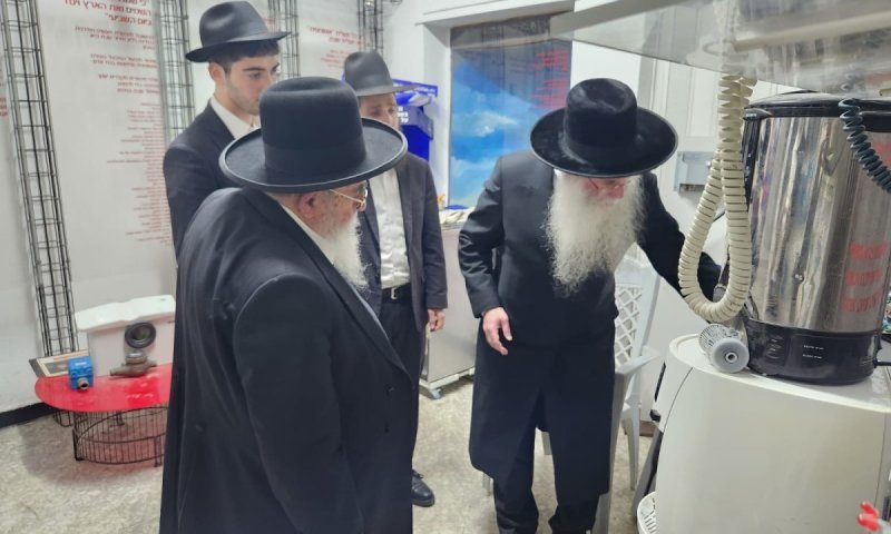 ביקור רב רושם: הגאון רבי אברהם סלים במכון המדעי טכנולוגי להלכה