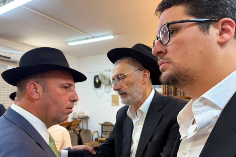 באדיבות המצלם