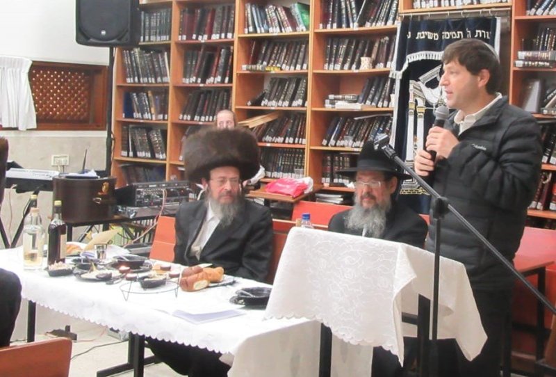 באדיבות המצלם