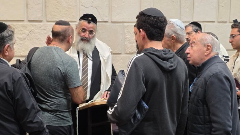 באדיבות המצלם