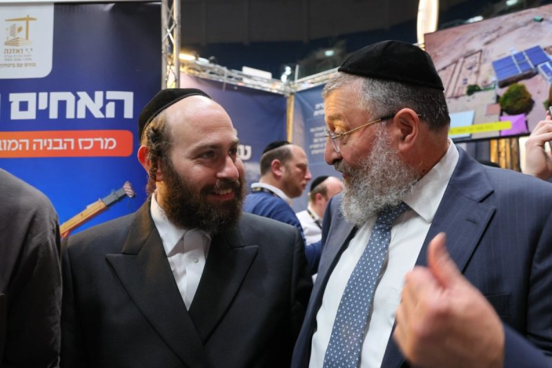 יעקב נחומי, אריאל אוחנה, אברהם כהן