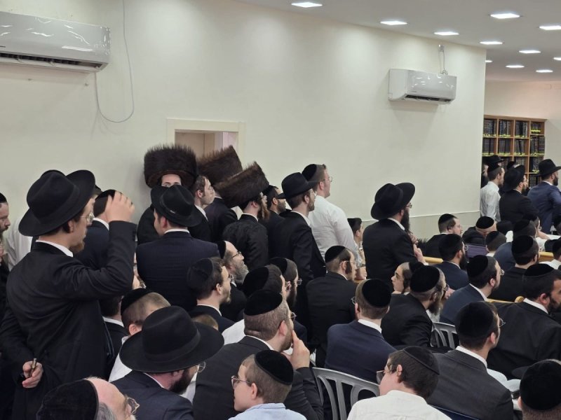 באדיבות המצלם