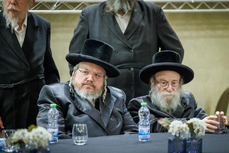 דניאל נפוסי ומאיר זלזניק