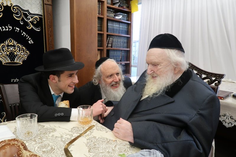 באדיבות המצלם