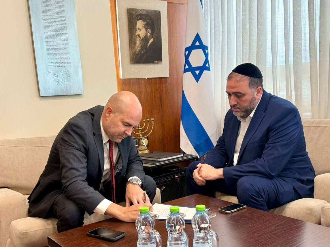 באדיבות המצלם