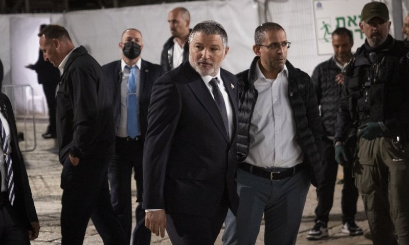 דוד זיני תקוע בין לבין: הדרישה החריגה של שרה נתניהו 