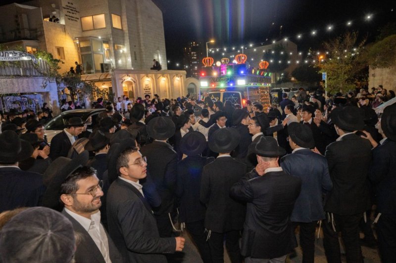 באדיבות המצלם