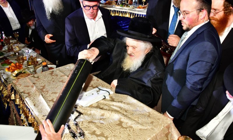 תיעוד ענק: הנחת אבן הפינה לקרית ישיבת הגר"מ שטרנבוך