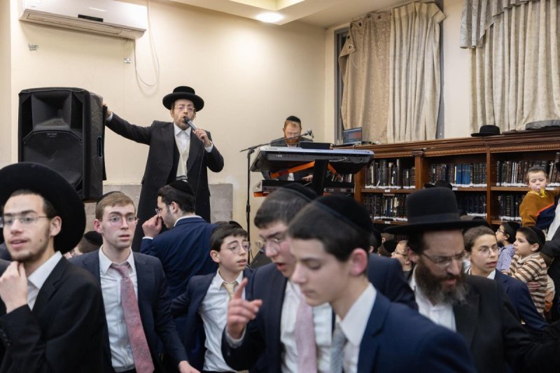 באדיבות המצלם